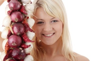 zena_cesnjak_luk450x300